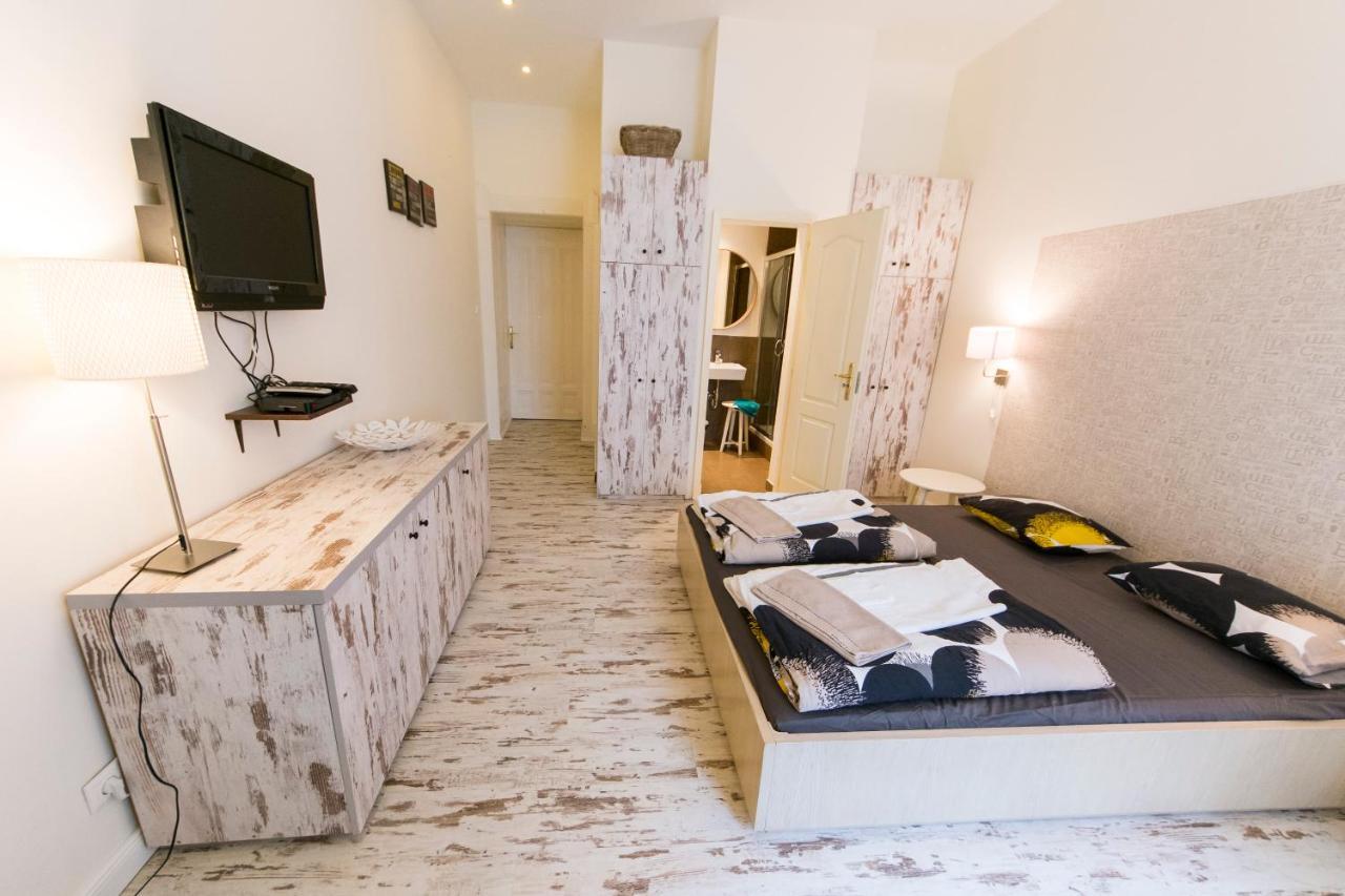Central 5 Guest House Budapest Exterior photo